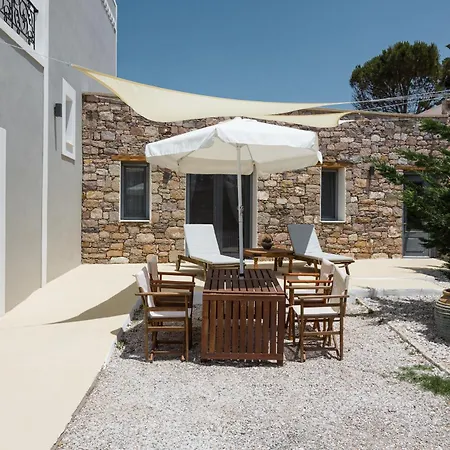 Mavrokastro * Adamantas (Milos)