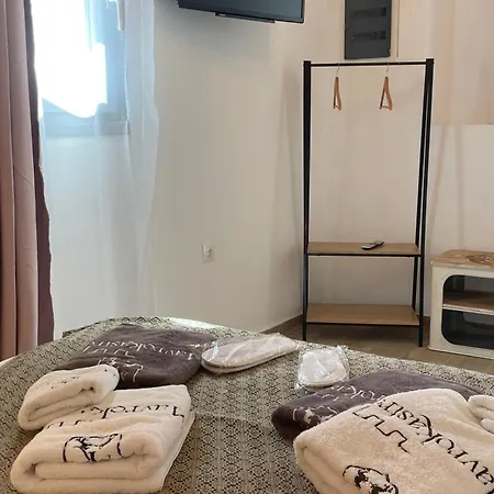 Mavrokastro * Adamantas (Milos)
