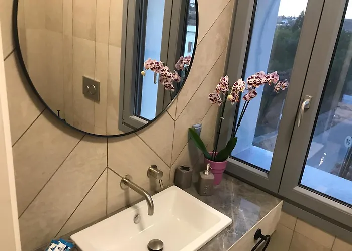 別荘 Mavrokastro アダマス