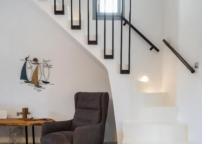 Mavrokastro * アダマス