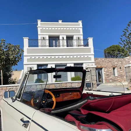 Mavrokastro * Adámas