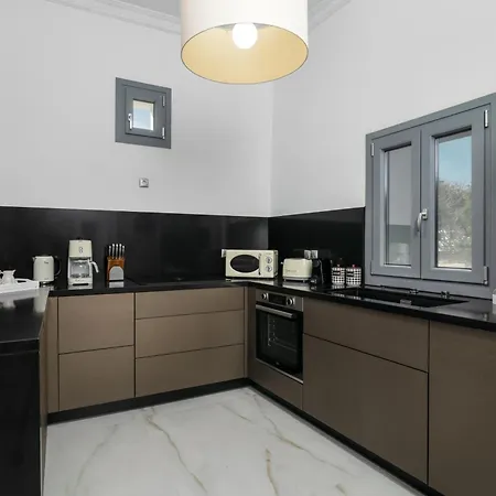 Mavrokastro * Adamantas (Milos)