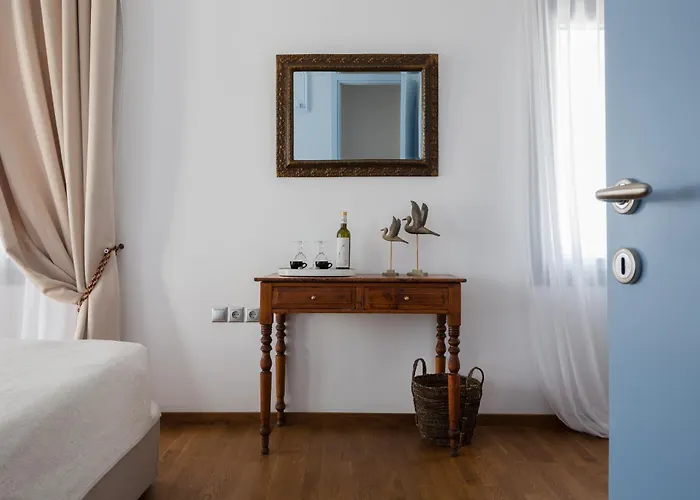 Semesterbostad Mavrokastro Adamantas (Milos)