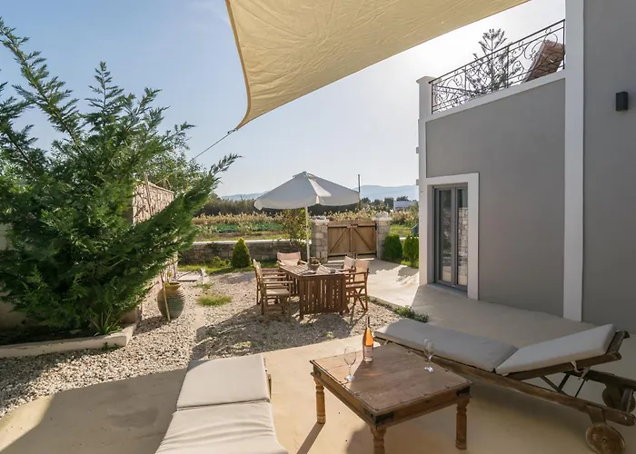 Vakantiehuis Mavrokastro Adamantas (Milos)